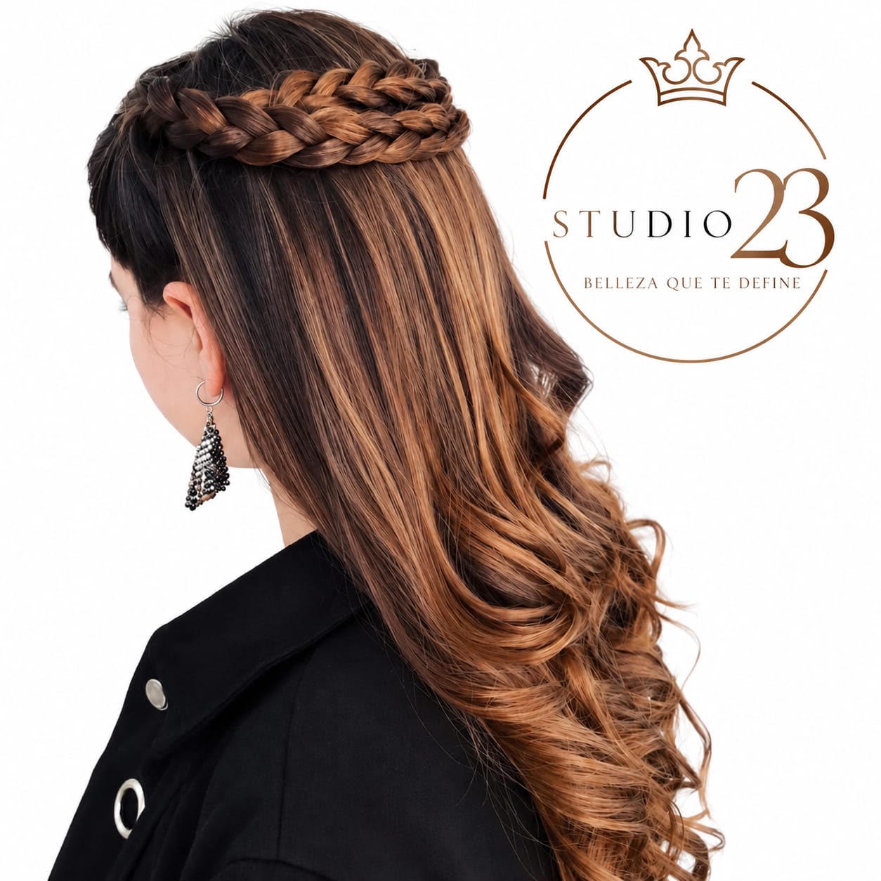 Peinado para eventos con trenzas y ondas